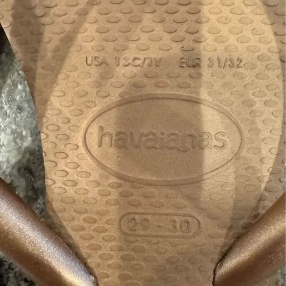 Gold Havaianas flip flops with rhinestone accent - kids size 29-30 (13/1)